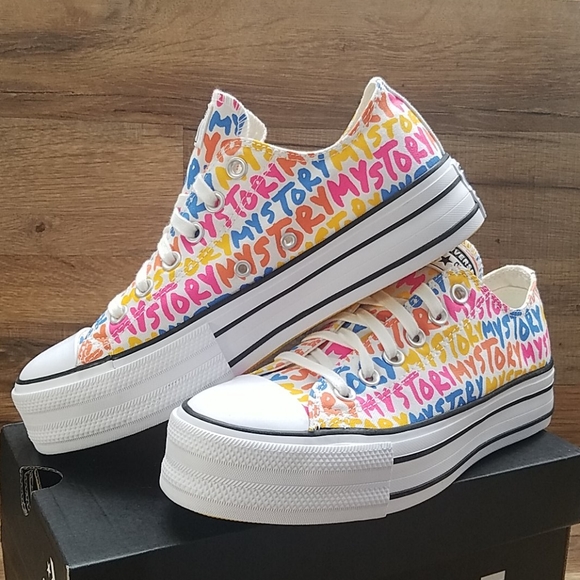 Converse Shoes - Converse BRAND New platform in the box no lid